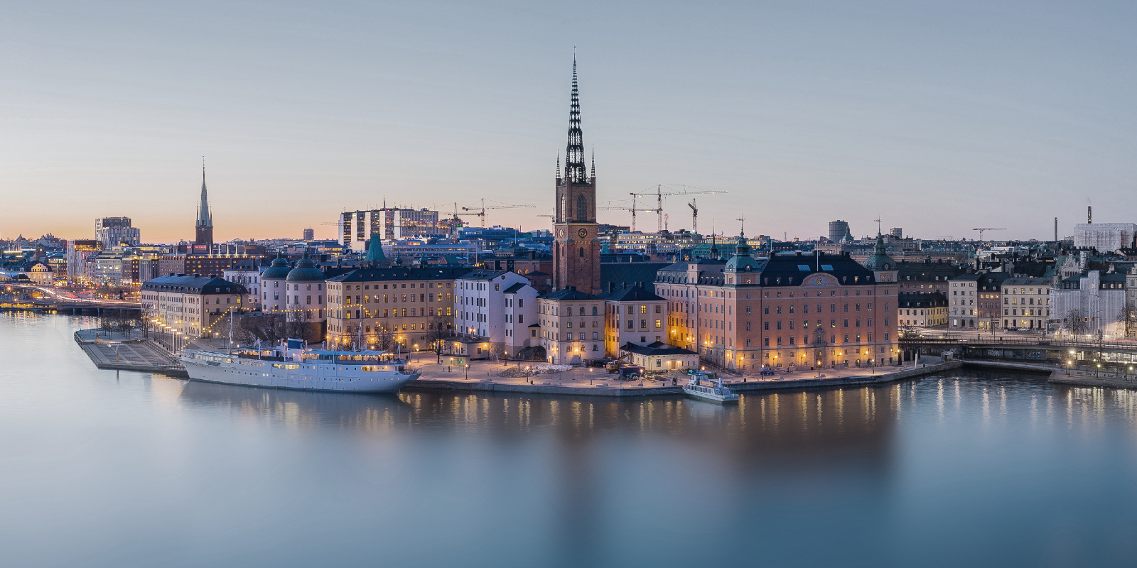 Farvede huse fra midt i Stockholm